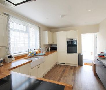 3 bedroom semi-detached house to rent - Photo 5