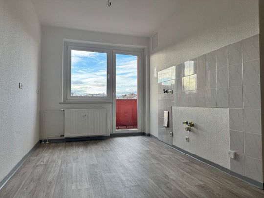 * Gepflegte 2-Raumwohnung mit Balkon und Weitblick in Dresden Löbtau mieten! * - Photo 1