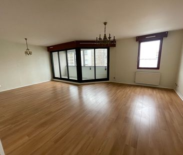 Location Appartement 3 pièces 83m² - Photo 2