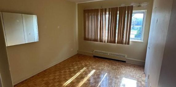 2 CH - 1 SDB - St-Laurent - $1,462 /mo - Photo 2