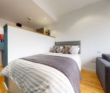 Apt 2, Q Two Residence - Photo 3