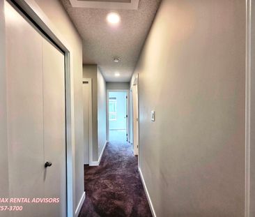 GREAT 3 BED PLUS BONUS RM, 2.5 BATH, 2 STOREY TOWNHOUSE W/A DOUBLE ... - Photo 5