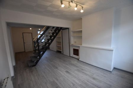 3 bedroom terraced house to rent - Photo 2