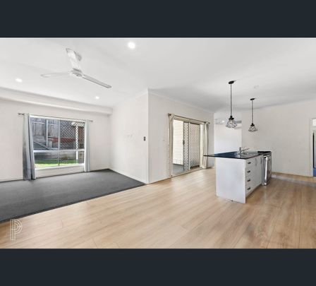 76 Spruce Circuit, Hillcrest, Qld 4118 - Photo 1