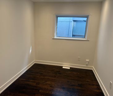 For Lease - 598 Oakwood Avenue, Toronto, Ontario - Photo 6
