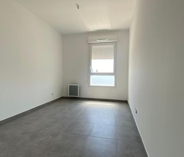 Location Appartement 2 pièces 39m² ARLES 13200 - Photo 2