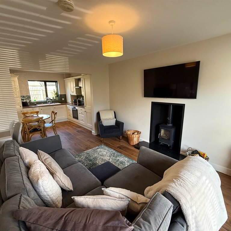 38 Hillcrest Way, Bessbrook, Newry, BT35 7FX - Photo 1