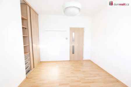 Pronájem zrekonstruovaného bytu v lukrativní části Ústí nad Labem v ulici Malátova - Photo 4