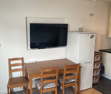 Studio Flat, Norbury, SW16 - Photo 3