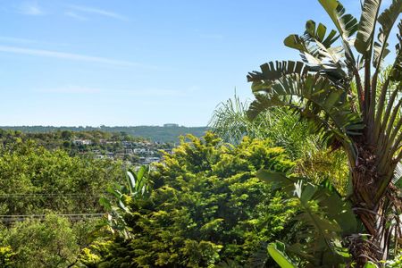 Whisper quiet apartment with leafy views - Photo 5