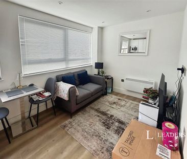 apartment to rent Wood Street, East Grinstead, West Sussex, RH19 - Photo 5