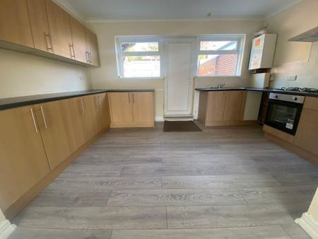 2 bed terraced house to rent in SR8 - Photo 2