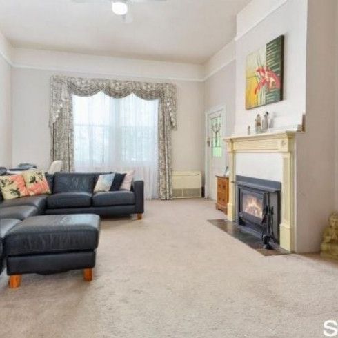 Large family home with character! - Photo 1