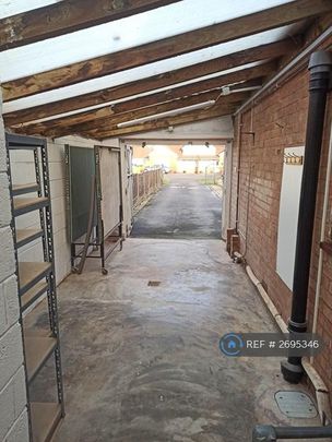 3 bedroom bungalow to rent - Photo 1