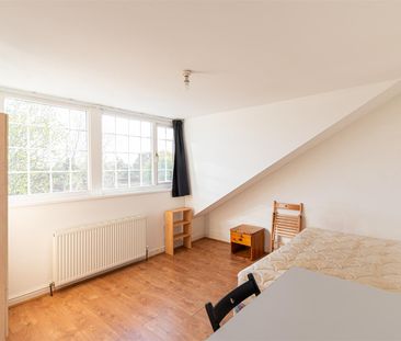 Lynnwood Terrace, Fenham, Newcastle Upon Tyne - Photo 4