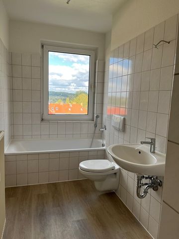 Lichtdurchflutete Dachgeschosswohnung mit Heidensee-Blick und neuer Einbauküche in 19055 Schwerin - Photo 5