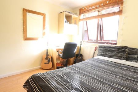 8 Sheffield Square – Room 3 - Photo 3