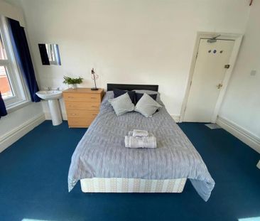 1 bedroom in a house share to rent - Photo 4