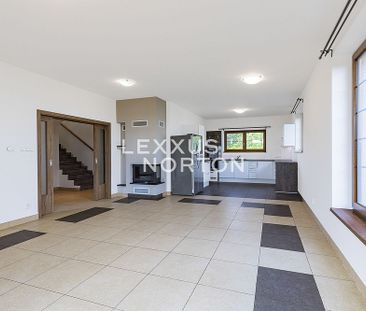 Pronájem domu 255 m² s pozemkem 517 m² - Photo 1