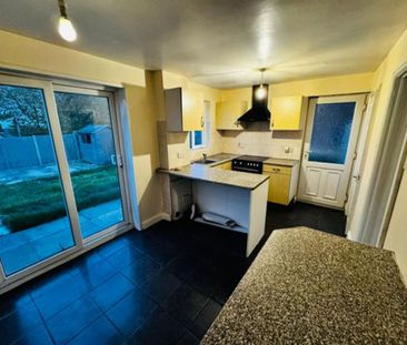 3 bedroom semi-detached house to rent - Photo 2