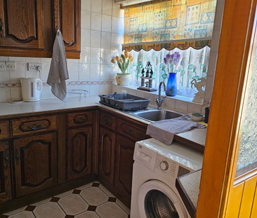 1 bedroom in a house share to rent - Photo 3