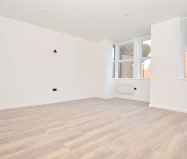 London Road, Redhill, Surrey, RH1 - Photo 1