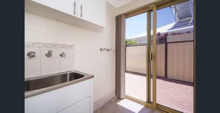 SECLUDED CUL DE SAC - Photo 4