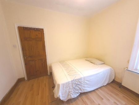 2 bedroom maisonette to rent - Photo 5