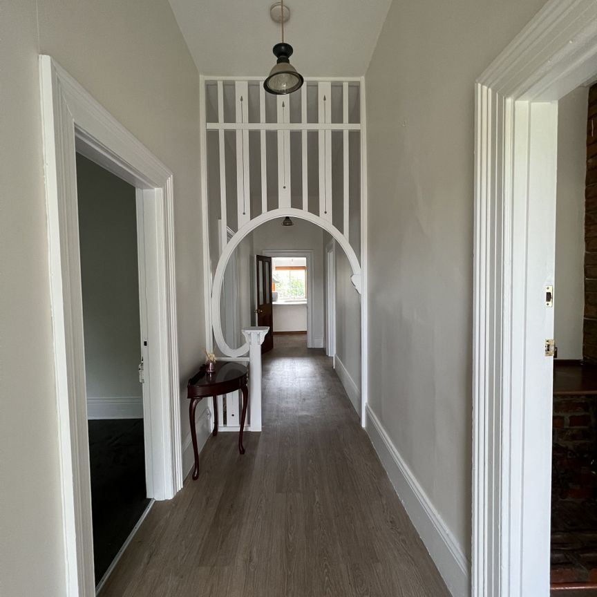 Looking for a large character Invermay home? Live here... - Photo 1