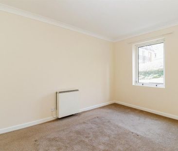 1 bedroom retirement property to rent - Photo 5