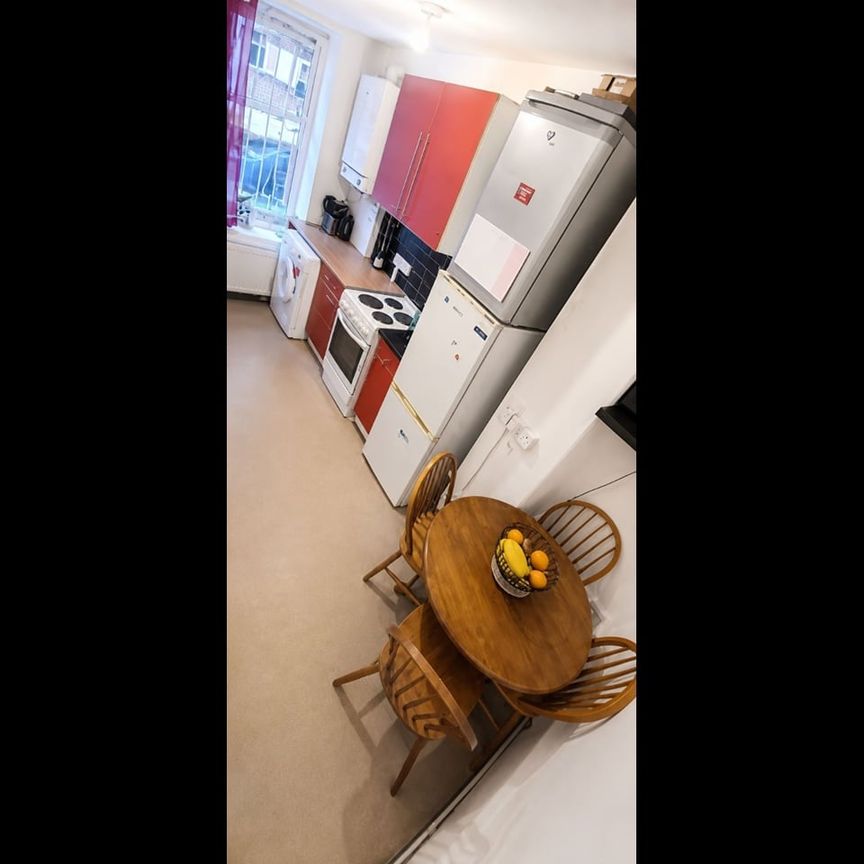 3 Bed Flat, Lynmouth Road, N16 - Photo 1