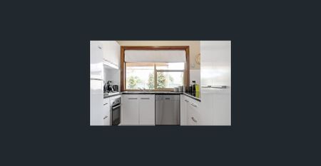 Modern Unit Living in a Blue-Chip Kensington Gardens Location - Photo 4