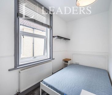 4 bedroom terraced house to rent - Photo 3