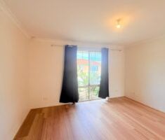 Spacious 3-Bedroom Villa with Modern Amenities - Photo 4