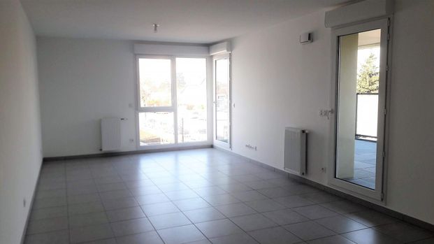 location Appartement T4 DE 83.5m² À VILLEURBANNE - Photo 1