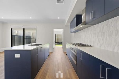 “Treeby Living at its Best” - Photo 4