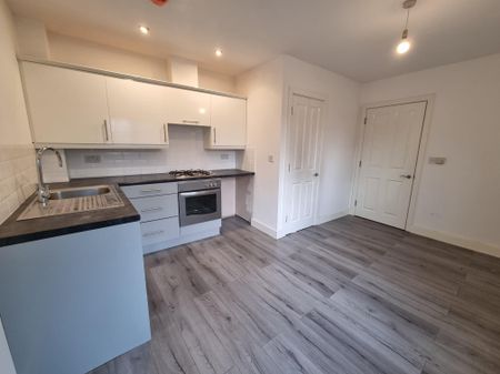 High Street, Gosport - Photo 3