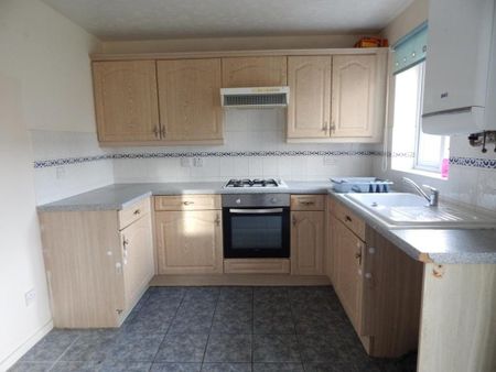 3 bedroom end of terrace house to rent - Photo 5