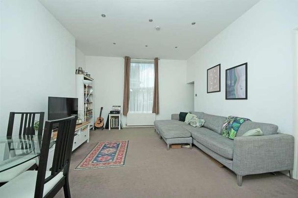 Horn Lane, W3 - Photo 1