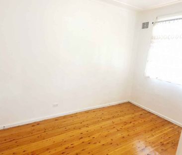 OPEN PLAN LIVING - Photo 2