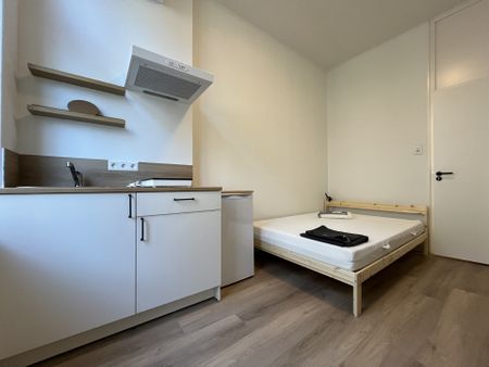 Beautiful renovated and newly furnished room with kitchenette in Maastricht te huur - Photo 2