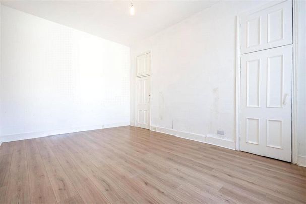 6 bedroom terraced house to rent - Photo 1