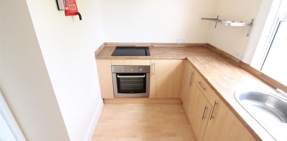 Chertsey Bridge Road, Chertsey - Photo 2