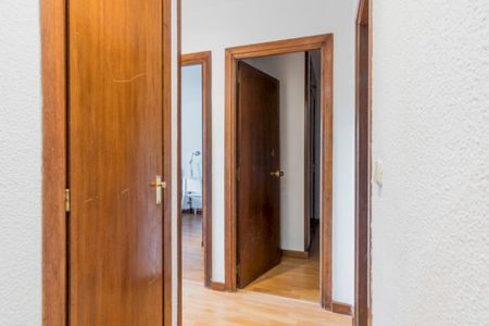 Bright&nbsp; double room in Camino de Vinateros - Photo 2