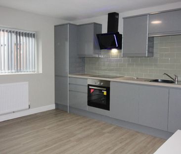 Flat 2 Eldon Street, Preston - Photo 2