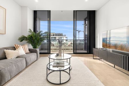 Bright & Spacious Penthouse Apartment with Private Rooftop & Bbq Area - Photo 2