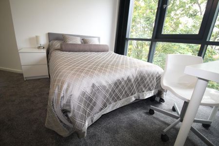 3 bedroom flat to rent - Photo 5