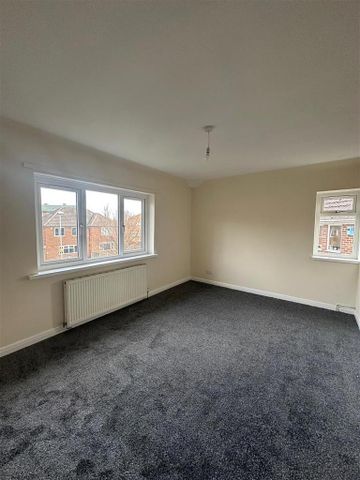 2 bedroom semi-detached house to rent - Photo 2