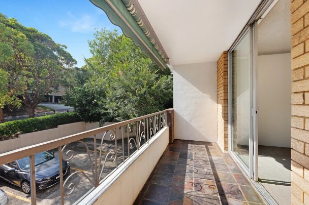 Peaceful & Spacious Apartment in a Prime Lane Cove Location - Photo 1