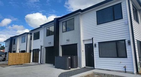 4 bedroom + 2.5 Bathroom + 1 Garage - Photo 4